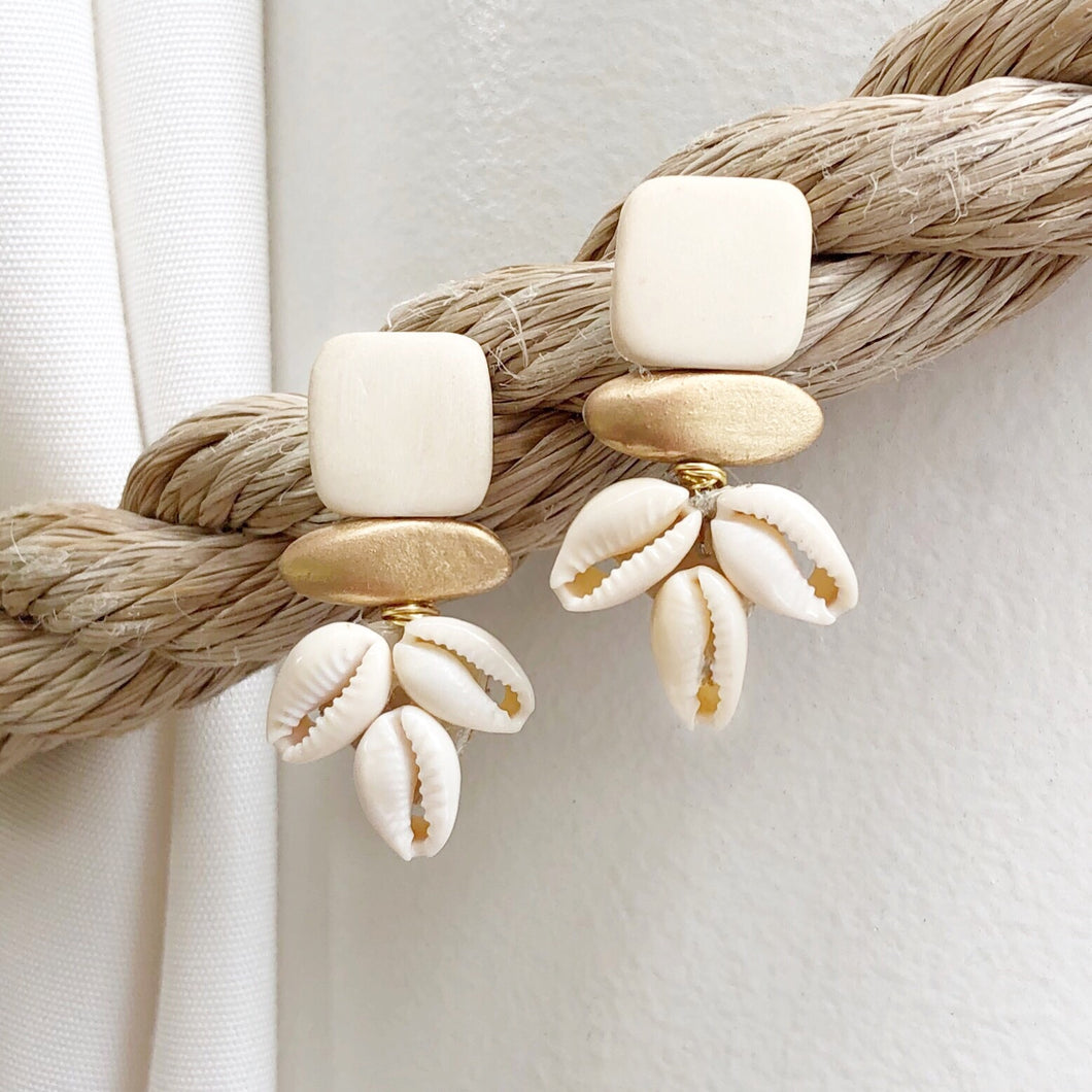 Catalina Cowrie Earring