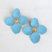 Sky blue fleur earring